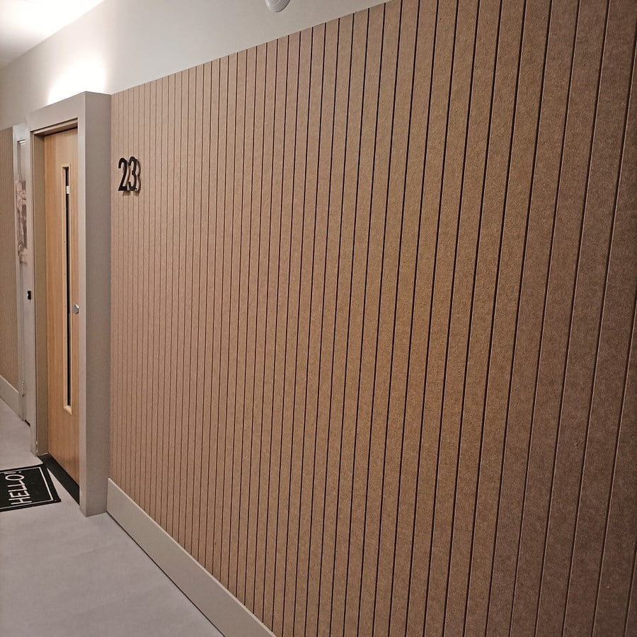 Akoestische lattenwand Japandi Wall – geluiddempend PET-vilt in Japandi-stijl